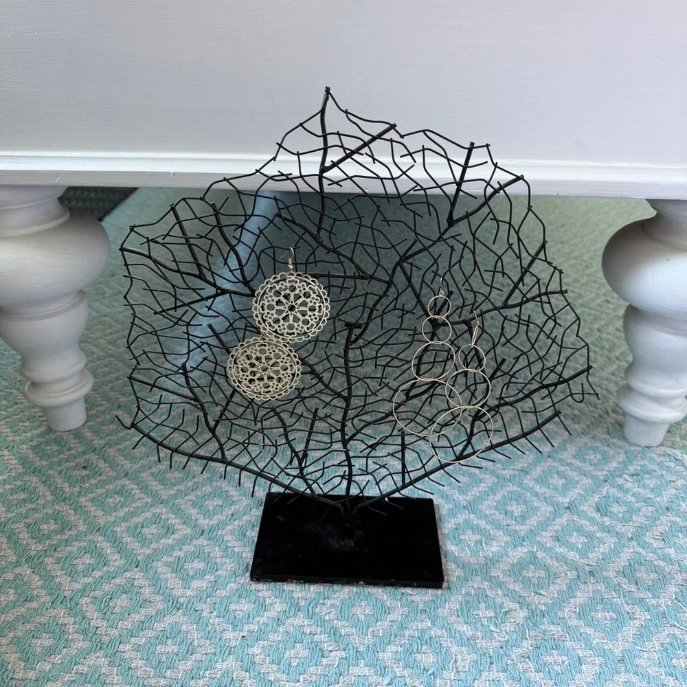 Black Jewelry Organizer Stand